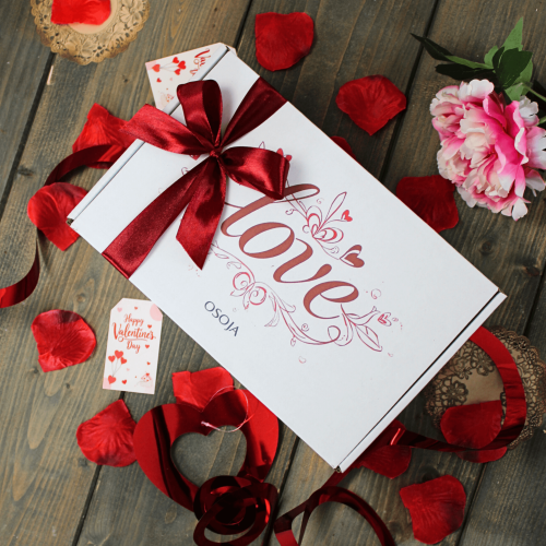 Zestaw prezentowy na ze świecą, kieliszkiem i zapałkami