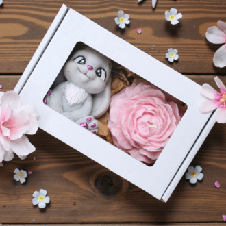 Zestaw Świec Sojowych Zając & Piwonia