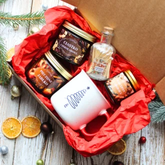 Świąteczny zestaw prezentowy - świece sojowe, kubek i zapałki