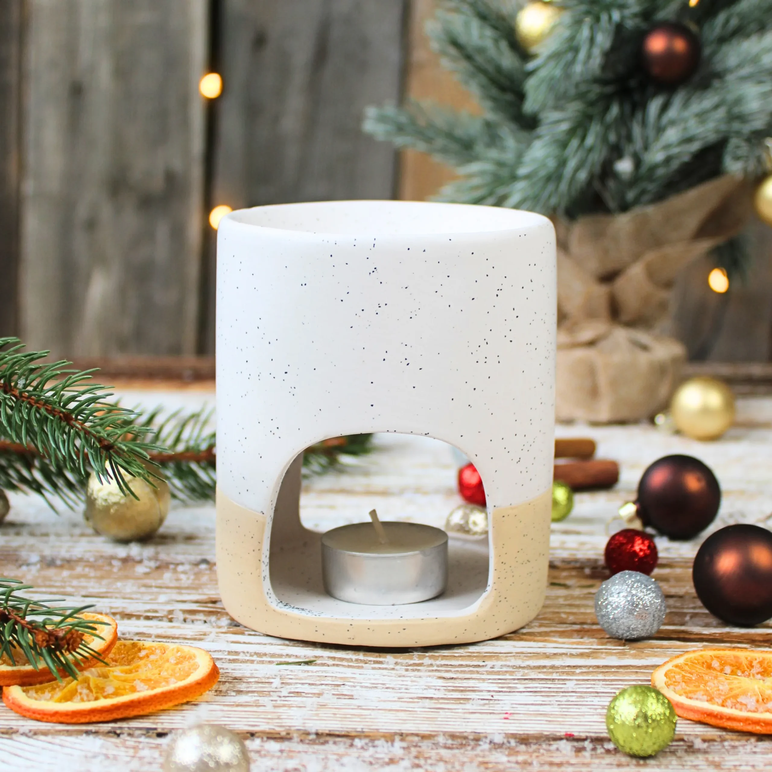 Kominek ceramiczny biało-beżowy