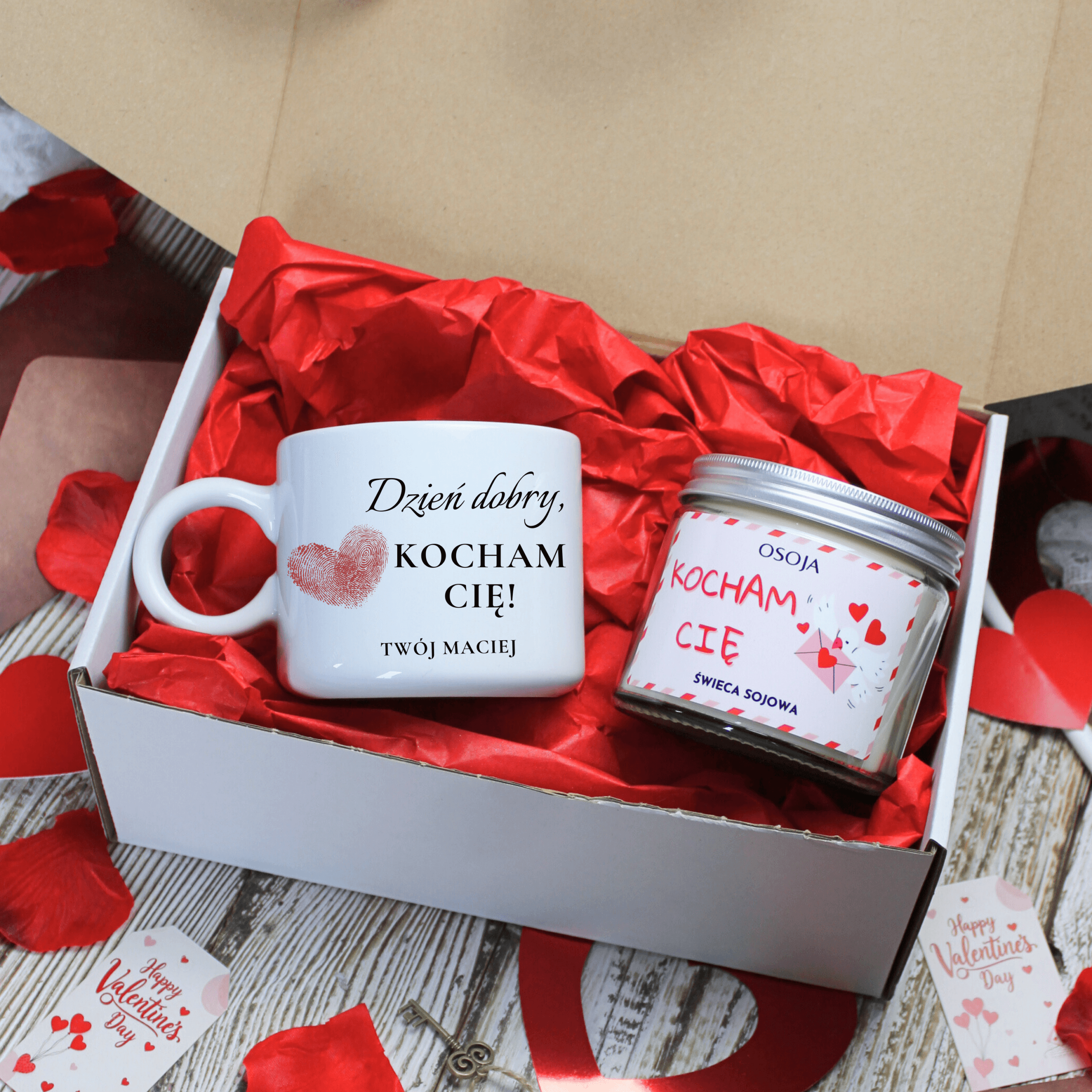 Zestaw prezentowy na Walentynki kubek i świeca