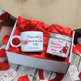 Zestaw prezentowy na Walentynki - kubek i świeca