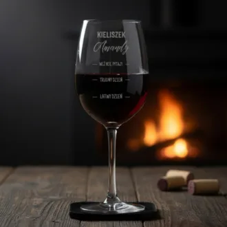 Kieliszek do wina grawerowany Trudny dzień
