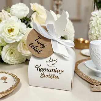 Świeca sojowa Róża w pudełeczku komunijnym